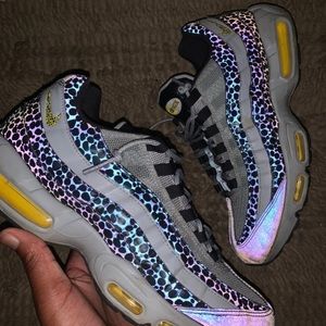 Meet your Posher, Uu